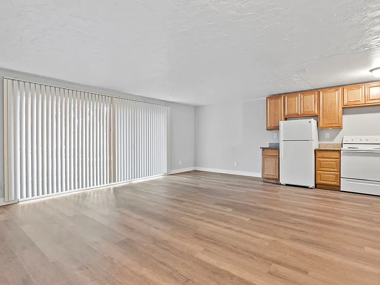 The Highlander Apartments — Photo 10