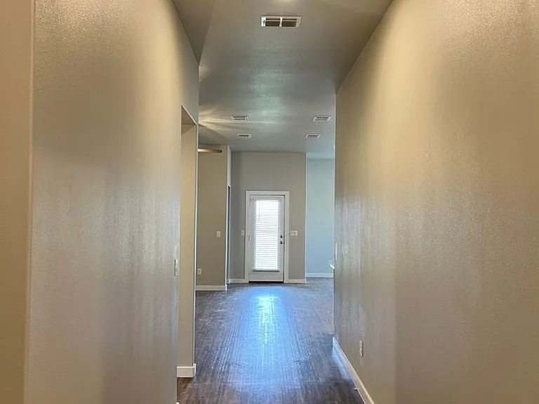 1918 Kirksey Ave — Photo 2