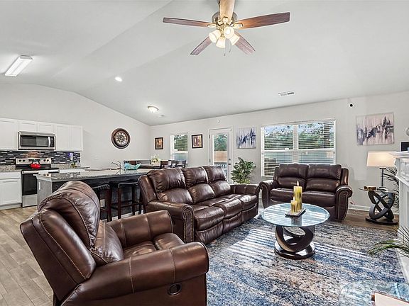 5th image of 1170 Amberlight Cir