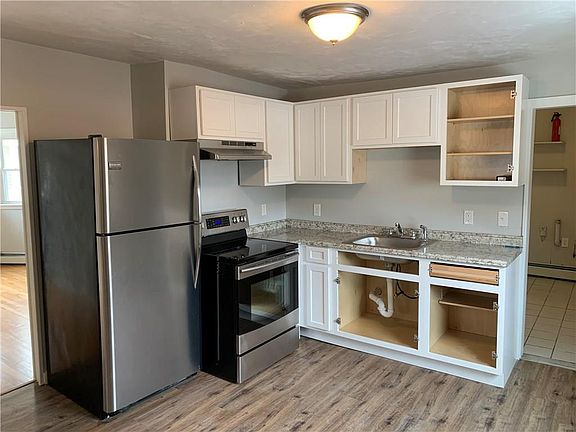 4th image of 165 Newell Ave
