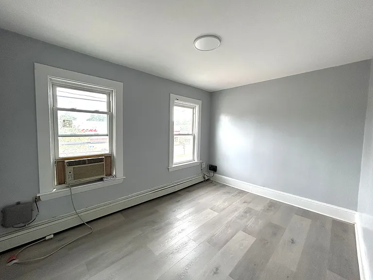 21-23 Weston St #1 — Photo 9