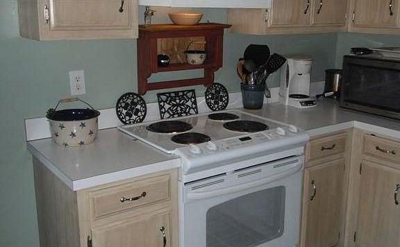 3rd image of 704 Parkside Dr