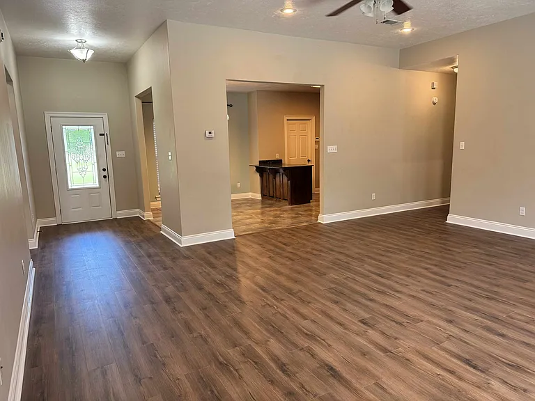 105 Small Oaks Rd — Photo 4
