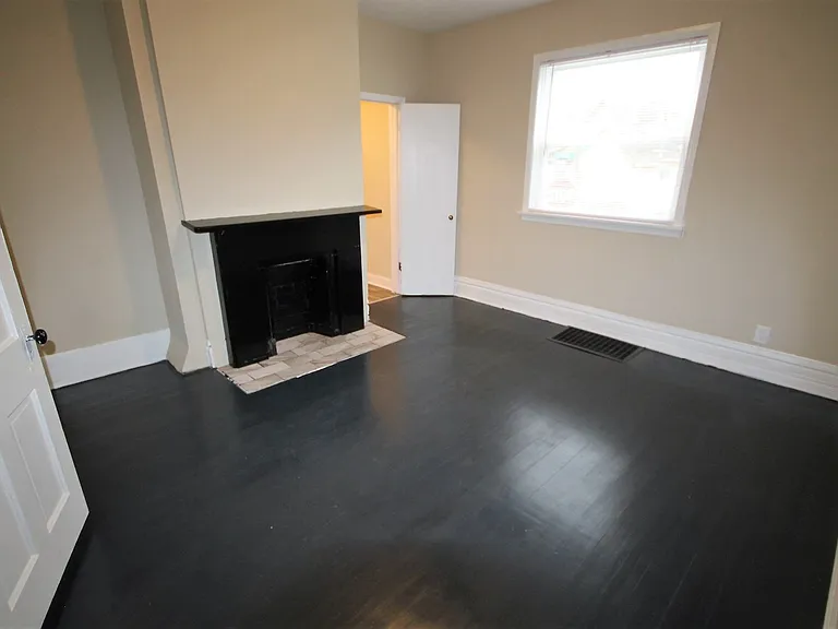 27 E Duncan St — Photo 16