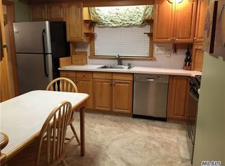 2682 S Saint Marks Ave, Bellmore, NY 11710