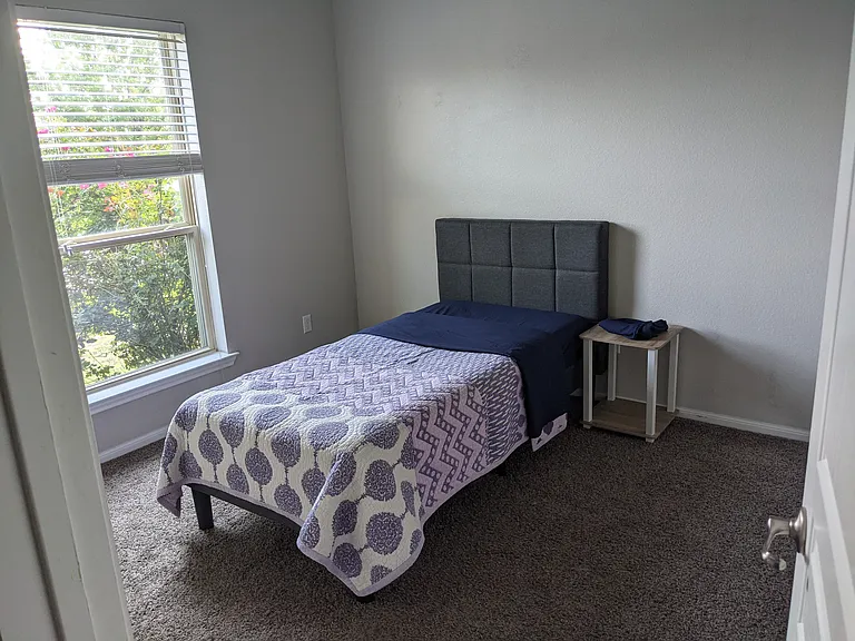 5715 Markham Dr — Photo 9