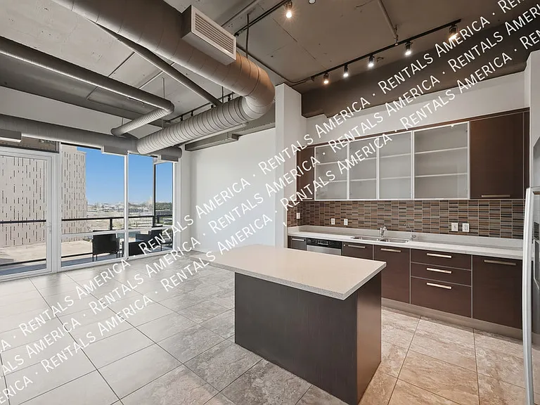 1 E Lexington Ave #905 — Photo 6