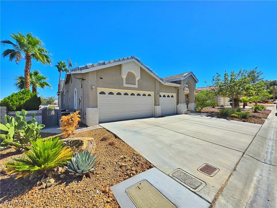 3376 Tiara Point Cir