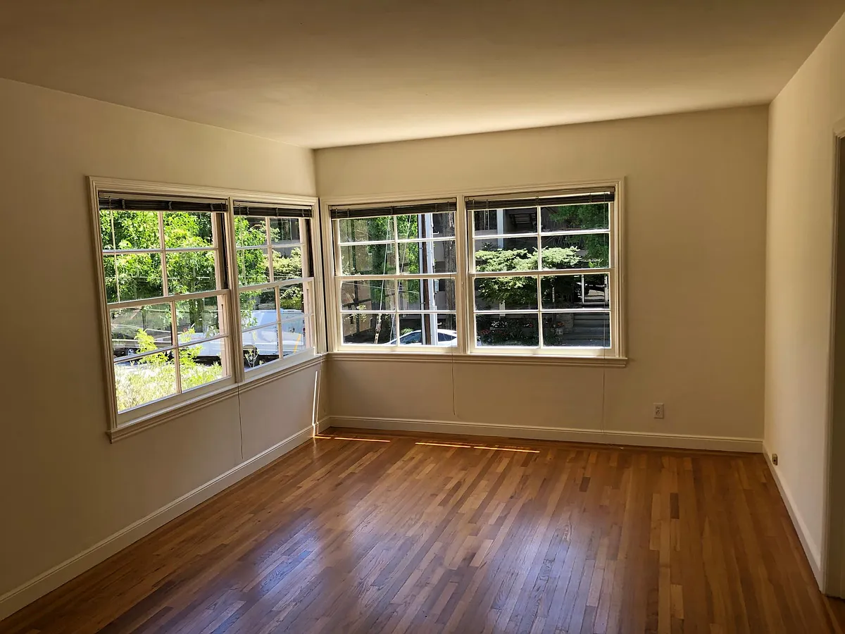 Building Photo - 600 El Camino Real #2