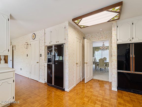 5th image of 3329 Country Club Dr