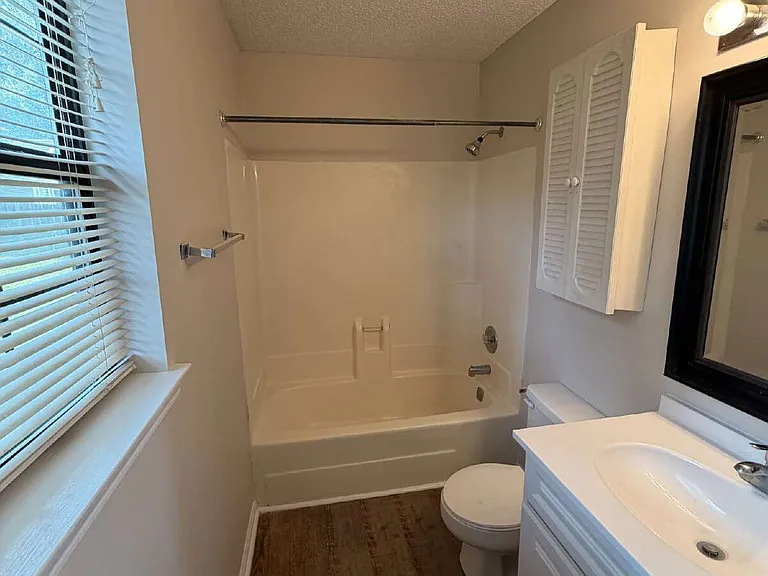 2312 Creekwood Dr — Photo 5