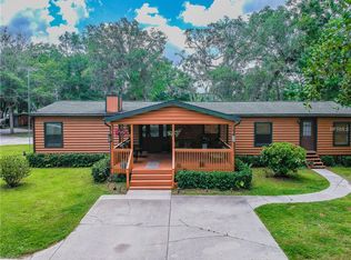 17554 Palamino Lake Dr, Dade City, FL 33523