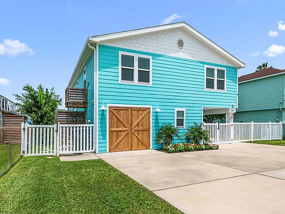 3rd image of 3811 Brewster Key Dr