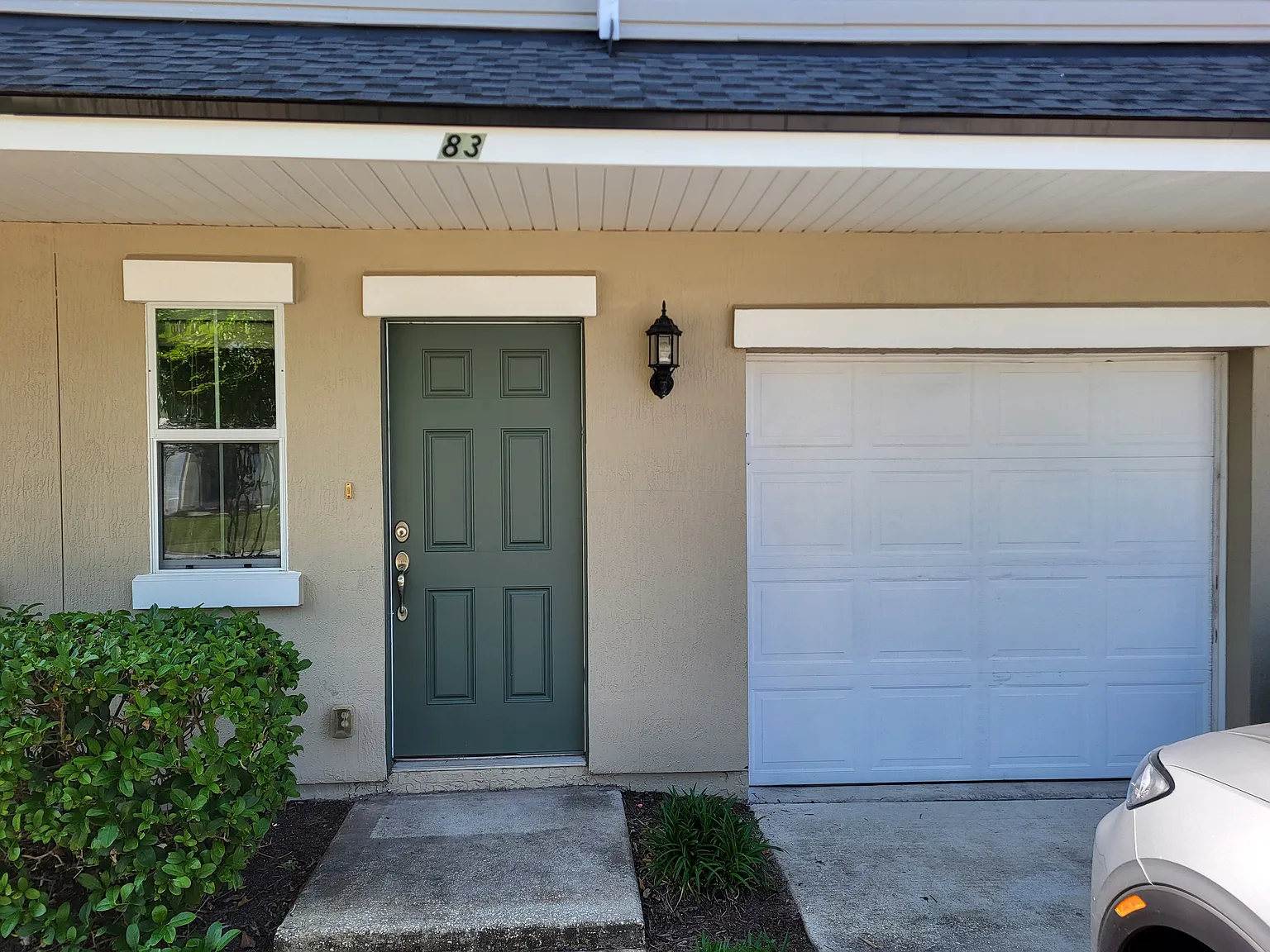 3 bed, 2.5 bath, 1333 sqft, $1,800 — Photo 2
