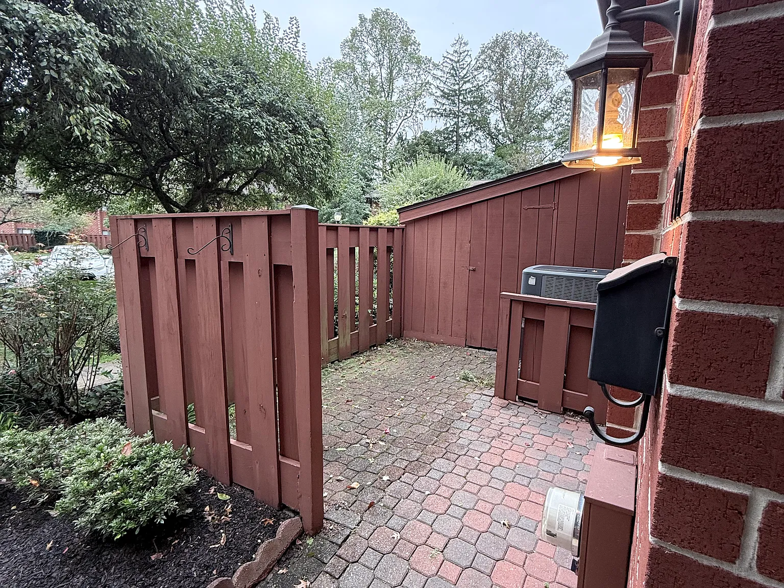 3 bed, 2.5 bath, 1716 sqft, $2,700 — Photo 2