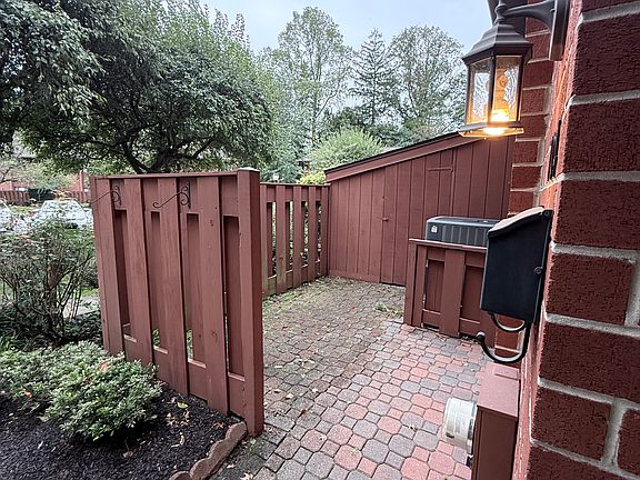 2nd image of 704 Worthington Dr #704