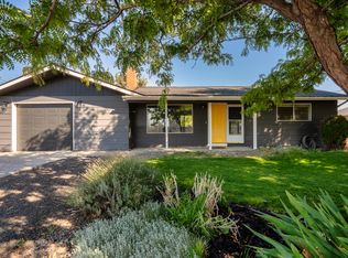 664 SW 35th St, Redmond, OR 97756