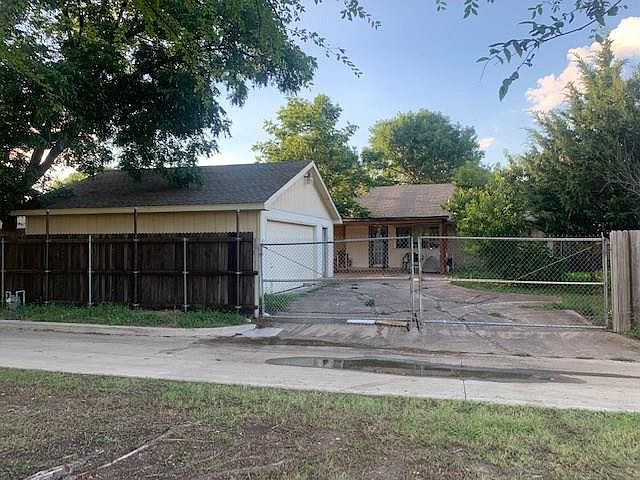 2nd image of 1508 Sylvan Dr