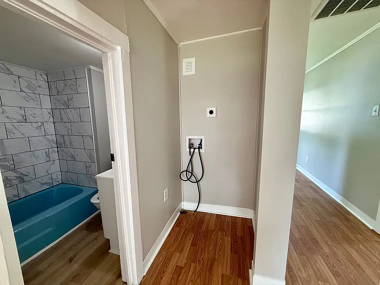 305 Maple St — Photo 14