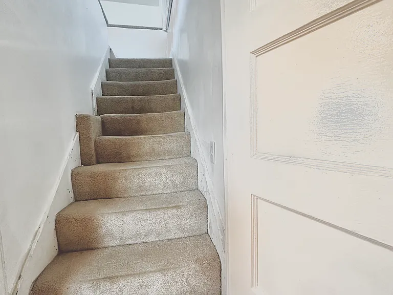 927 E Delmar St — Photo 18