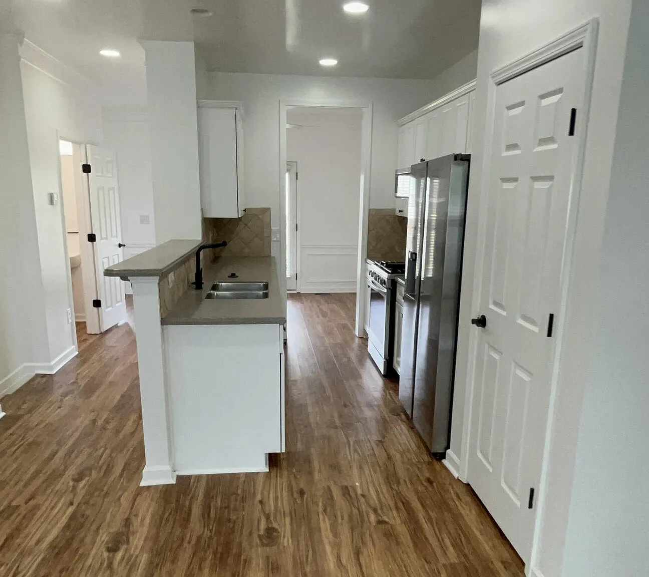 3 bed, 2.5 bath, 1936 sqft, $2,750 — Photo 3