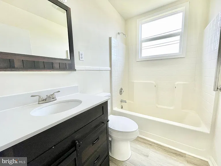 1416 S Governors Ave — Photo 14