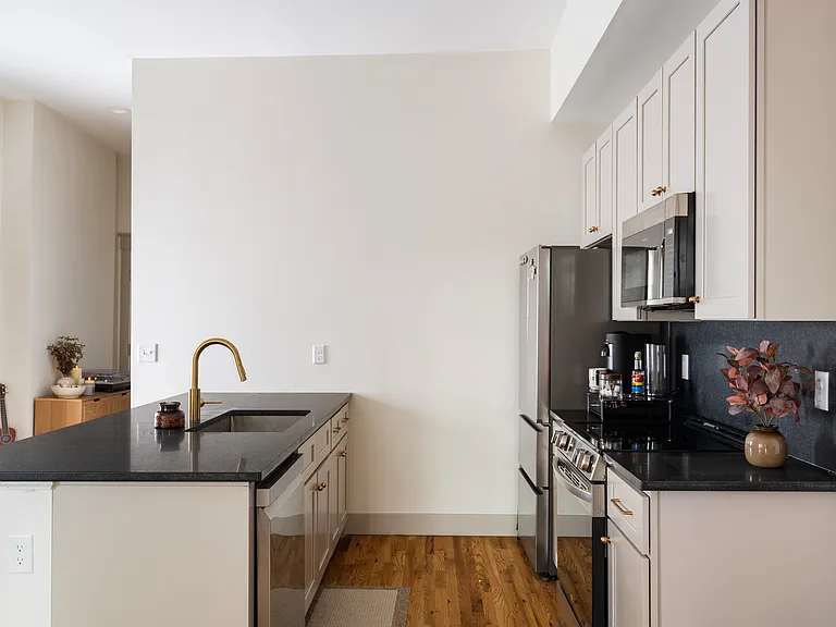 335 W Pike St #C — Photo 8