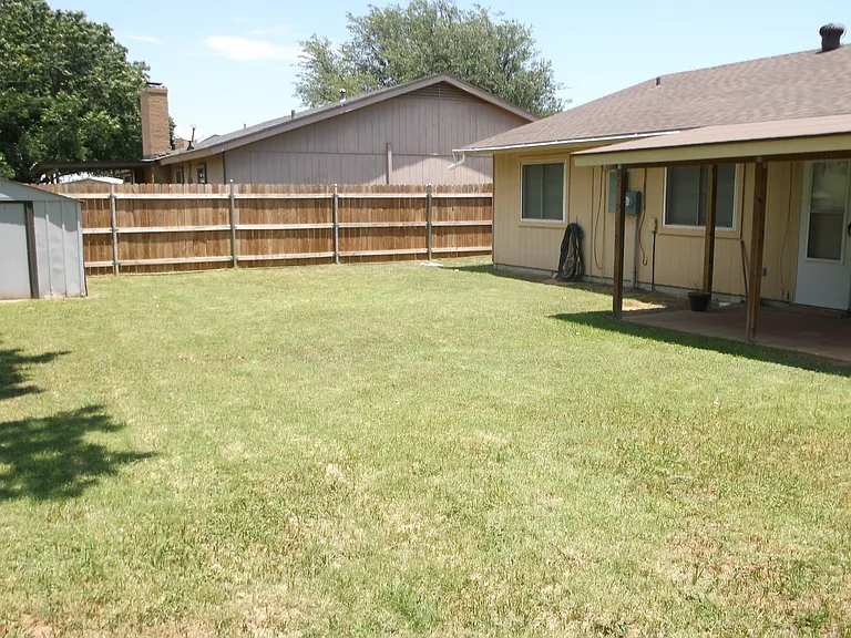 1726 Chucker Ct — Photo 13