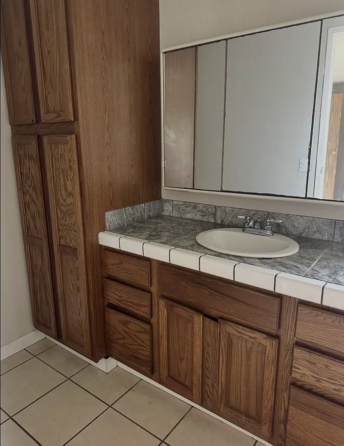 3 bed, 672 sqft, $1,850 — Photo 3