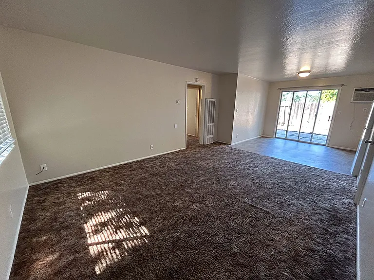 1748 Neal Dow Ave — Photo 10