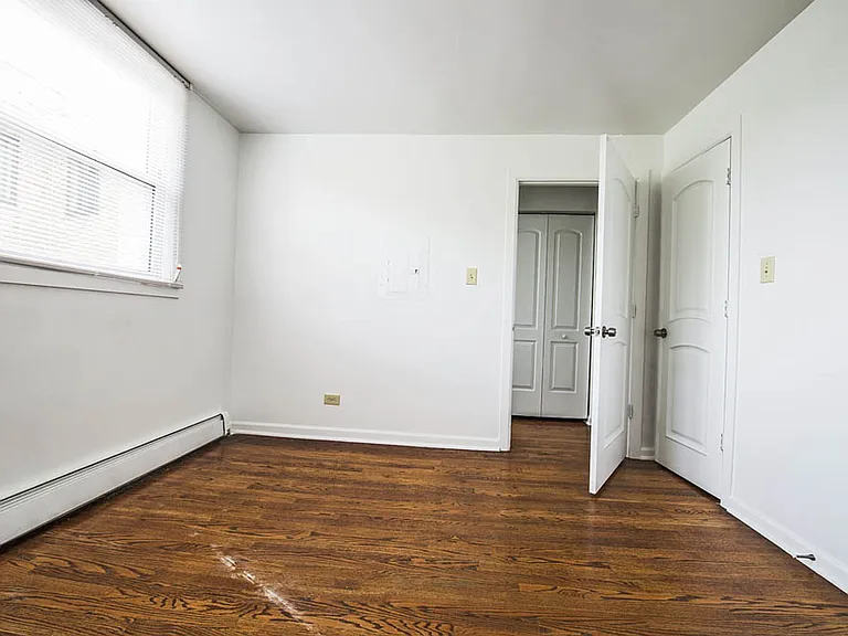 6832 S Crandon — Photo 15
