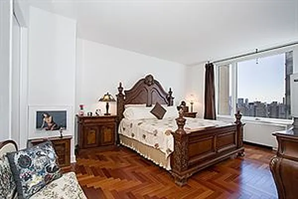 Sold by Douglas Elliman | media 6