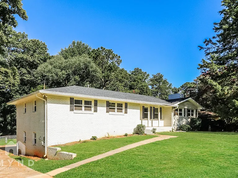 3179 Robin Hood Ln — Photo 20