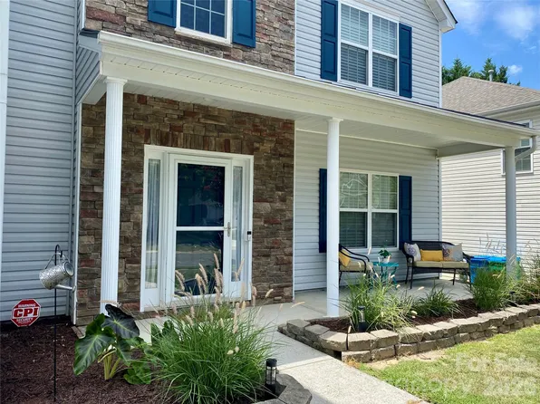 5813 Parkstone Dr, Matthews, NC 28104