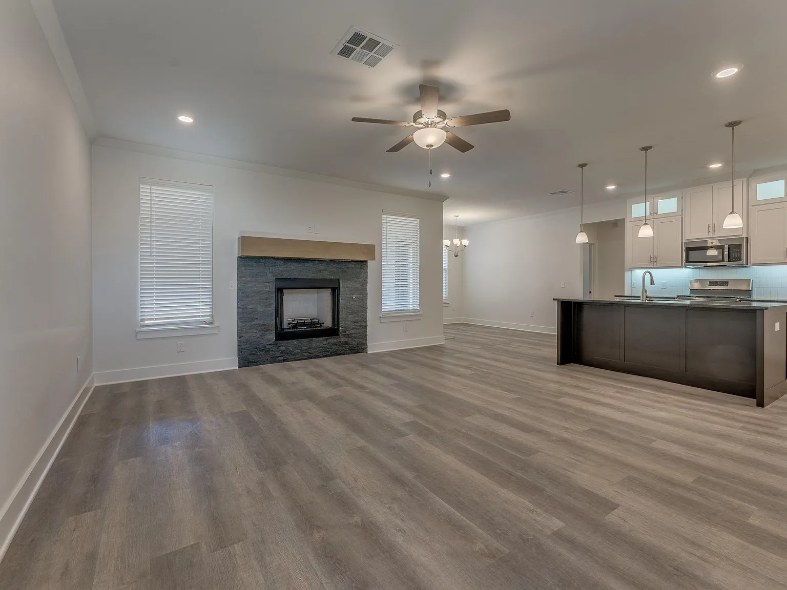 1325 Monterey Dr — Photo 4
