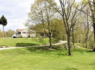 10843 Durkee Rd, Grafton, OH 44044