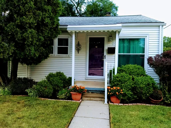 657 E Harwood Ave, Madison Heights, MI 48071