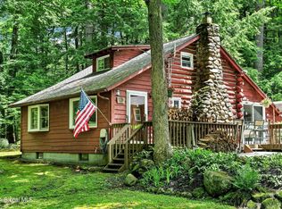 39 Woodward Dr, Lake Luzerne, NY 12846