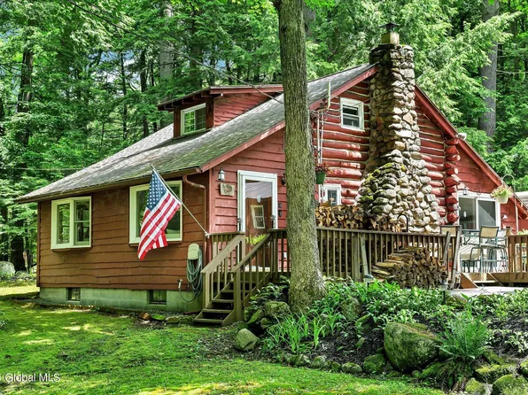 39 Woodward Drive, Lake Luzerne, NY 12846