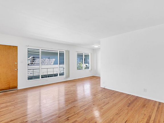 2nd image of 1129 Lincoln Blvd APT 8