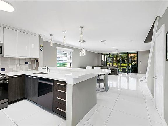 4th image of 3967 Cocoplum Cir APT A