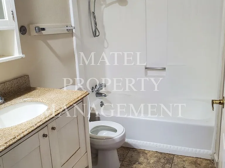 1313 Floyd Ave — Photo 11