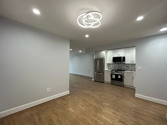 Rented by Pear NYC LLC | media 10