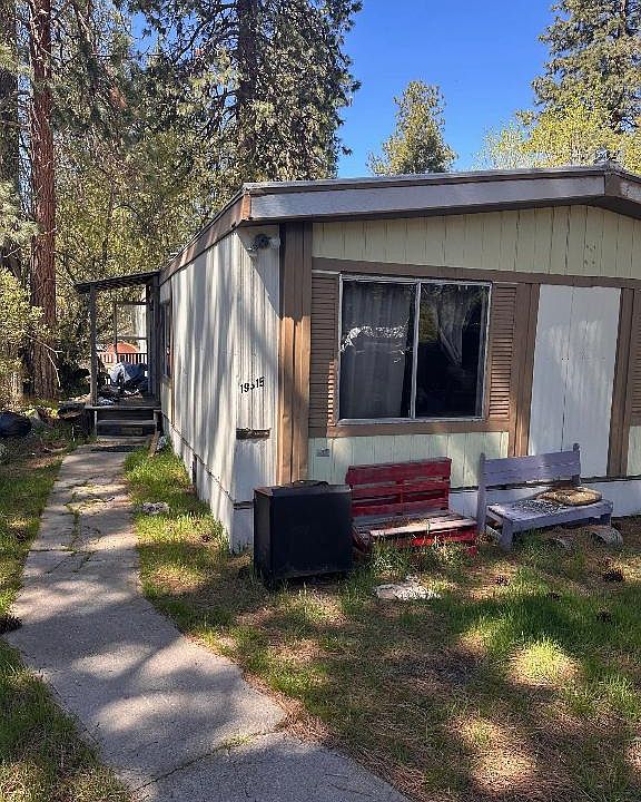 2nd image of 19315 Carrick Ave