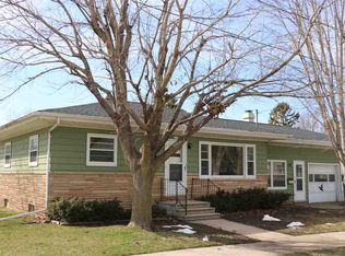 303 Sweet St, Oshkosh, WI 54901