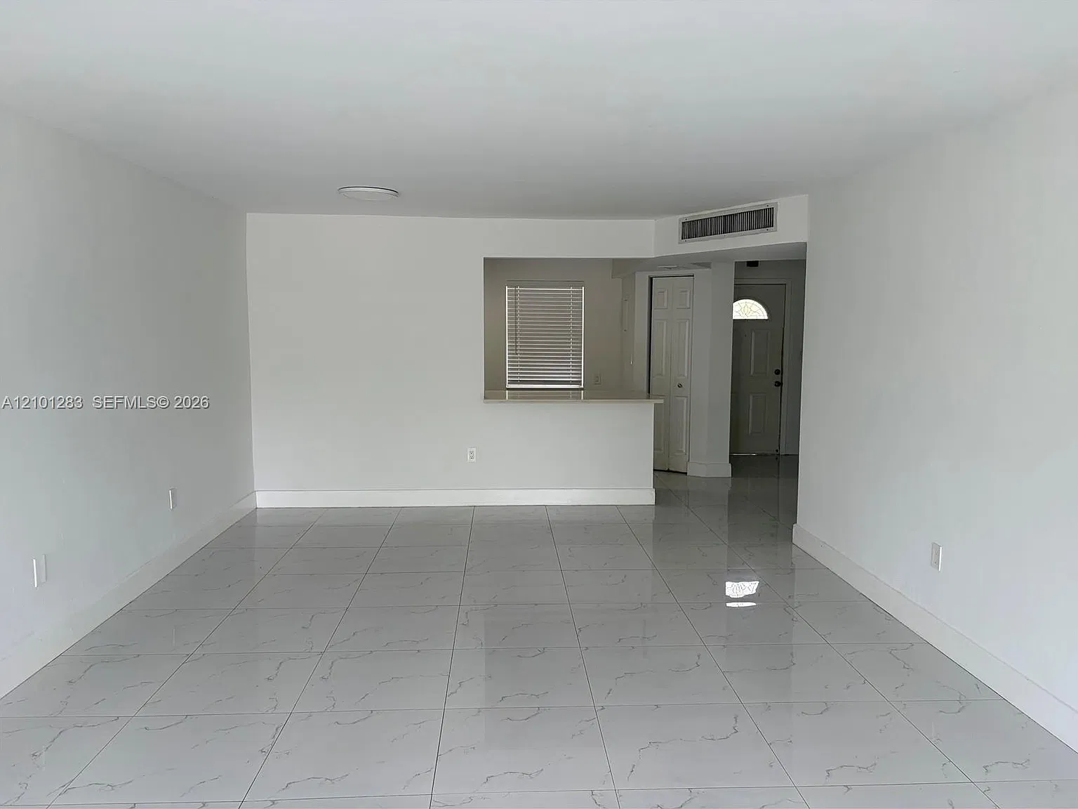 1401 NE 191st St — Photo 3