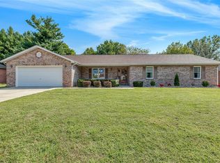 410 Tupelo Dr, Belleville, IL