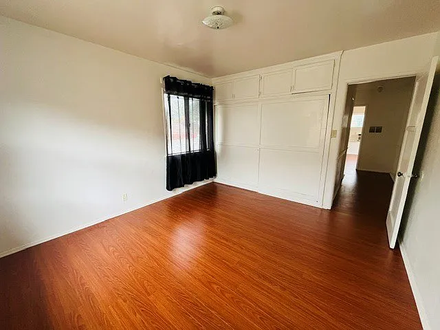 12823 Burbank Blvd — Photo 19