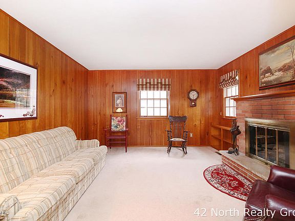 4th image of 13820 Windemere Dr NW