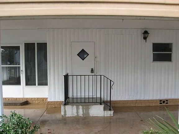 5th image of 2027 E Lake Dr